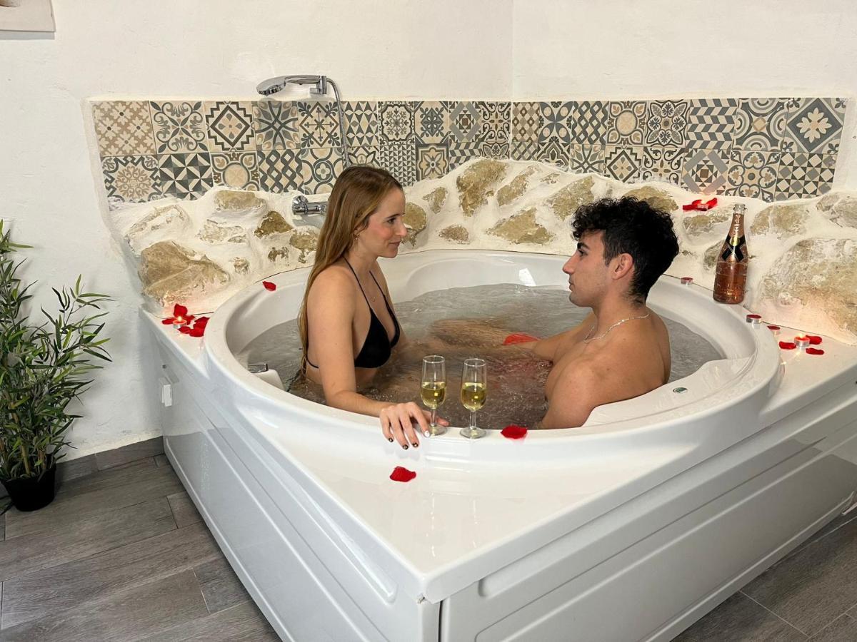 Fortress Jacuzzi Suites Xàtiva Eksteriør bilde