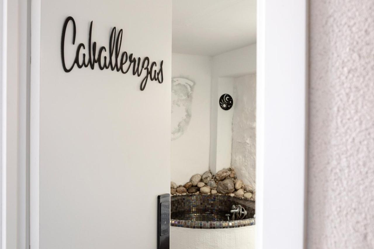 Fortress Jacuzzi Suites Xàtiva Eksteriør bilde