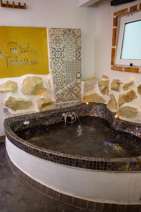 Fortress Jacuzzi Suites Xàtiva Eksteriør bilde