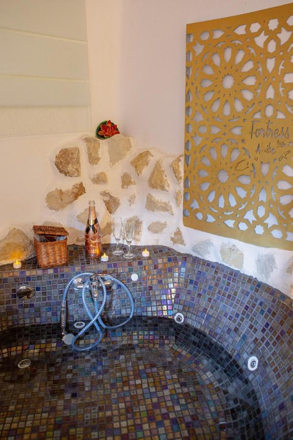 Fortress Jacuzzi Suites Xàtiva Eksteriør bilde