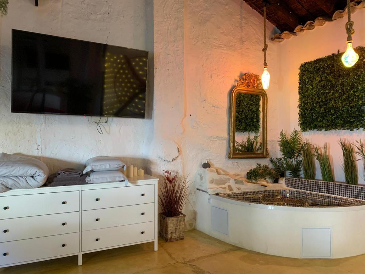 Fortress Jacuzzi Suites Xàtiva Eksteriør bilde