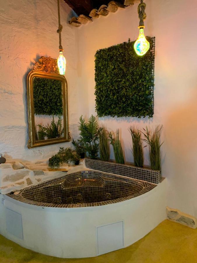 Fortress Jacuzzi Suites Xàtiva Eksteriør bilde